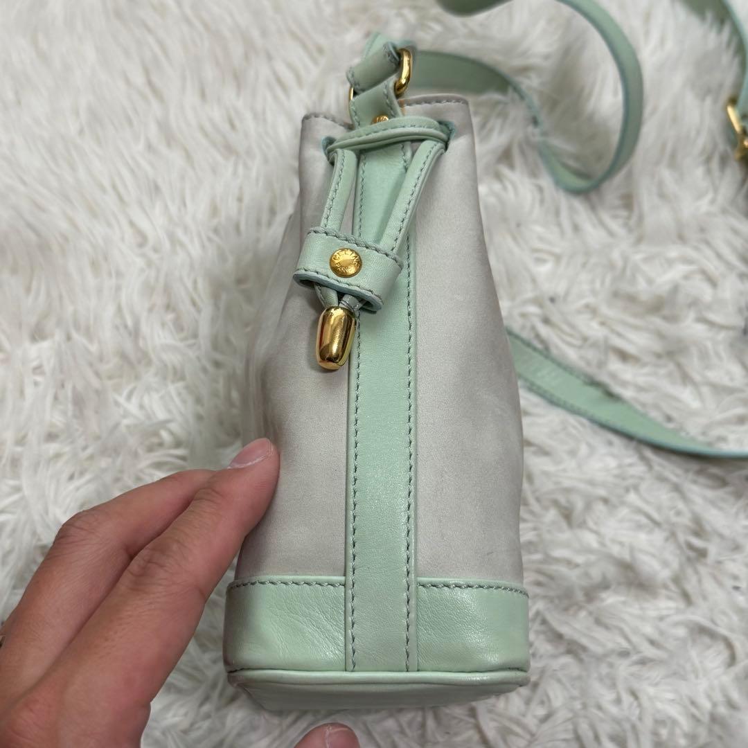 希少　CELINE 巾着ショルダーバッグ　オールレザー　　ワンショルダー斜め掛け