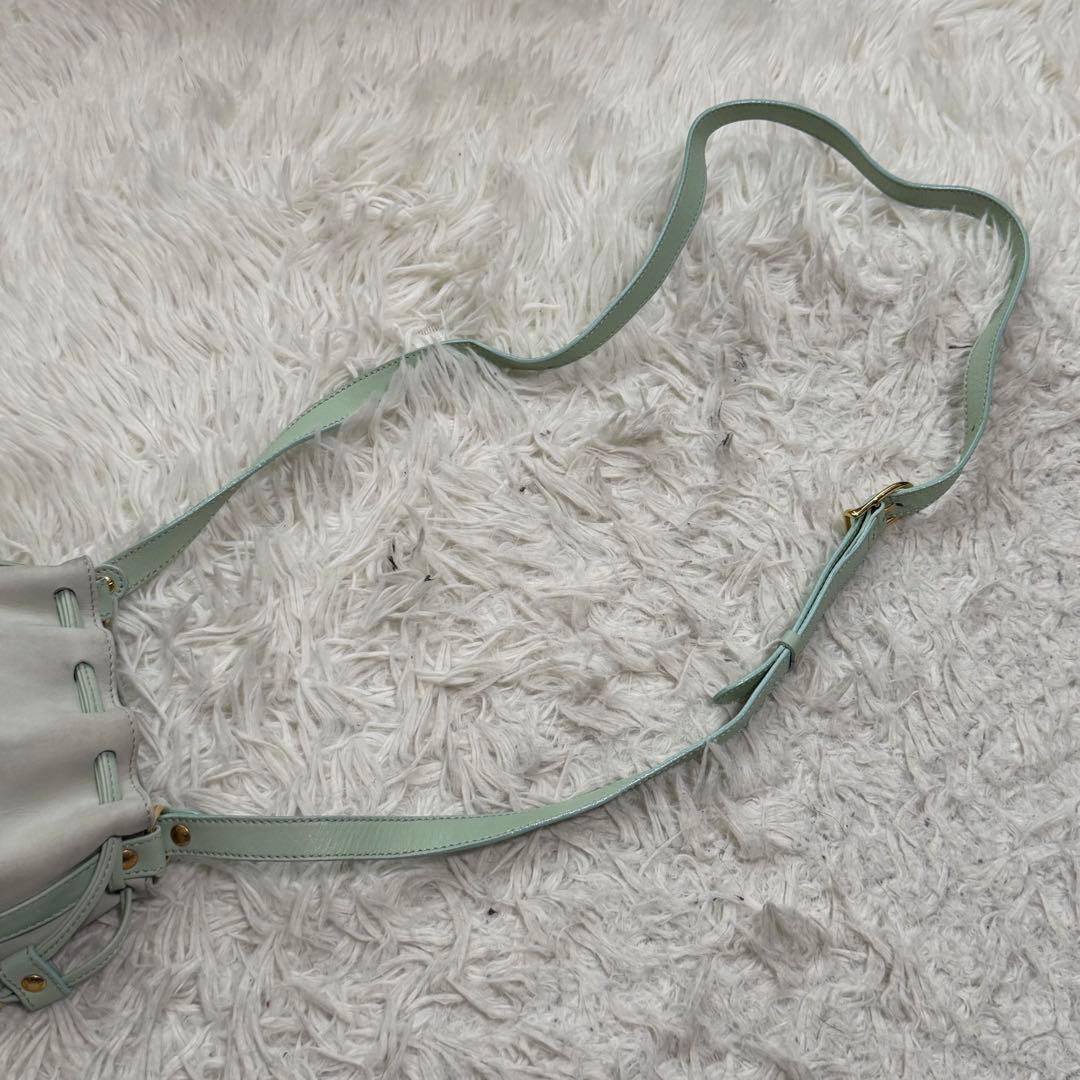 希少　CELINE 巾着ショルダーバッグ　オールレザー　　ワンショルダー斜め掛け