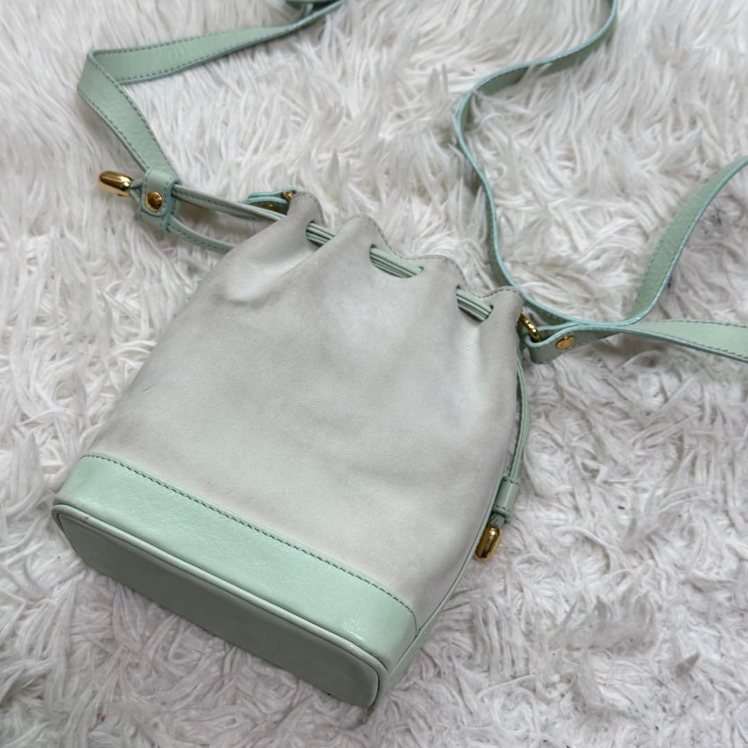 希少　CELINE 巾着ショルダーバッグ　オールレザー　　ワンショルダー斜め掛け