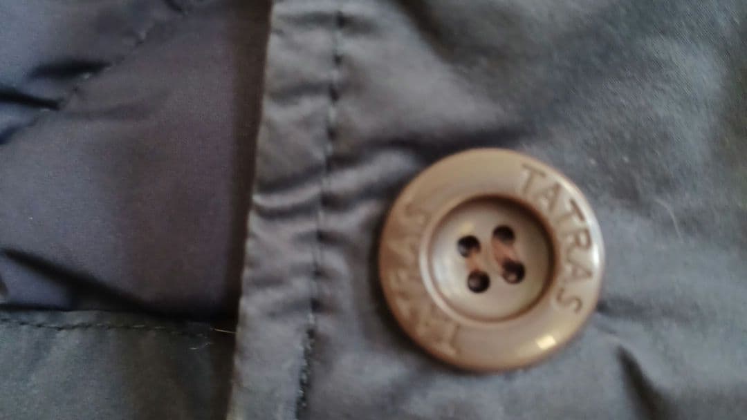 TATRAS　 ネイビー 　ダウンケープ　ポンチョファ―付き