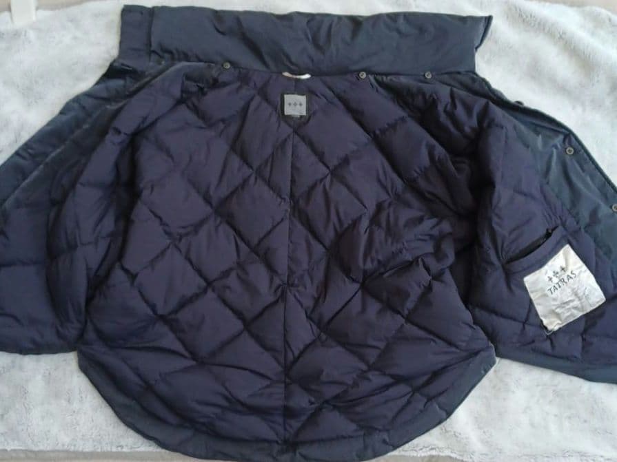 TATRAS　 ネイビー 　ダウンケープ　ポンチョファ―付き