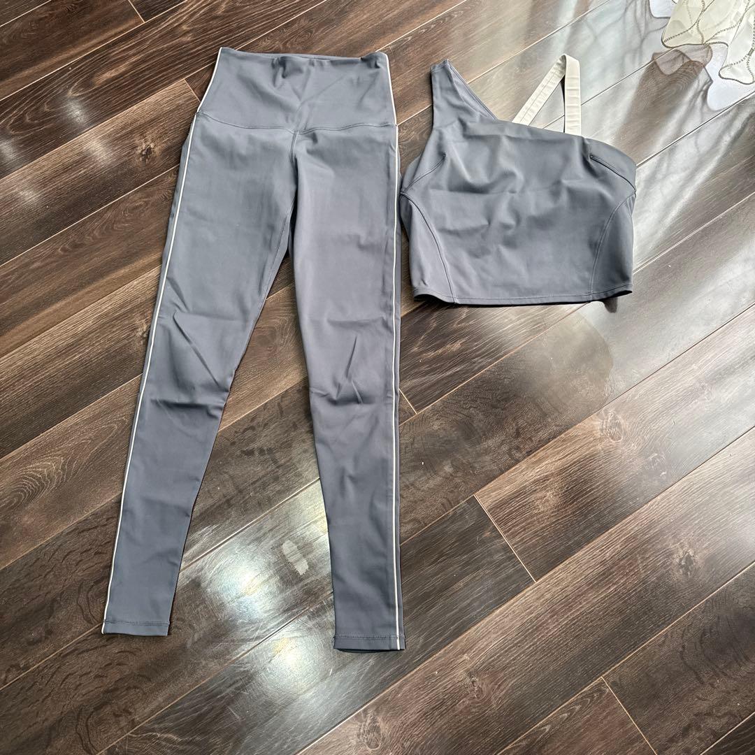 滝沢眞規子　ヨガウェアセット（トップス＆レギンス）サイズ２