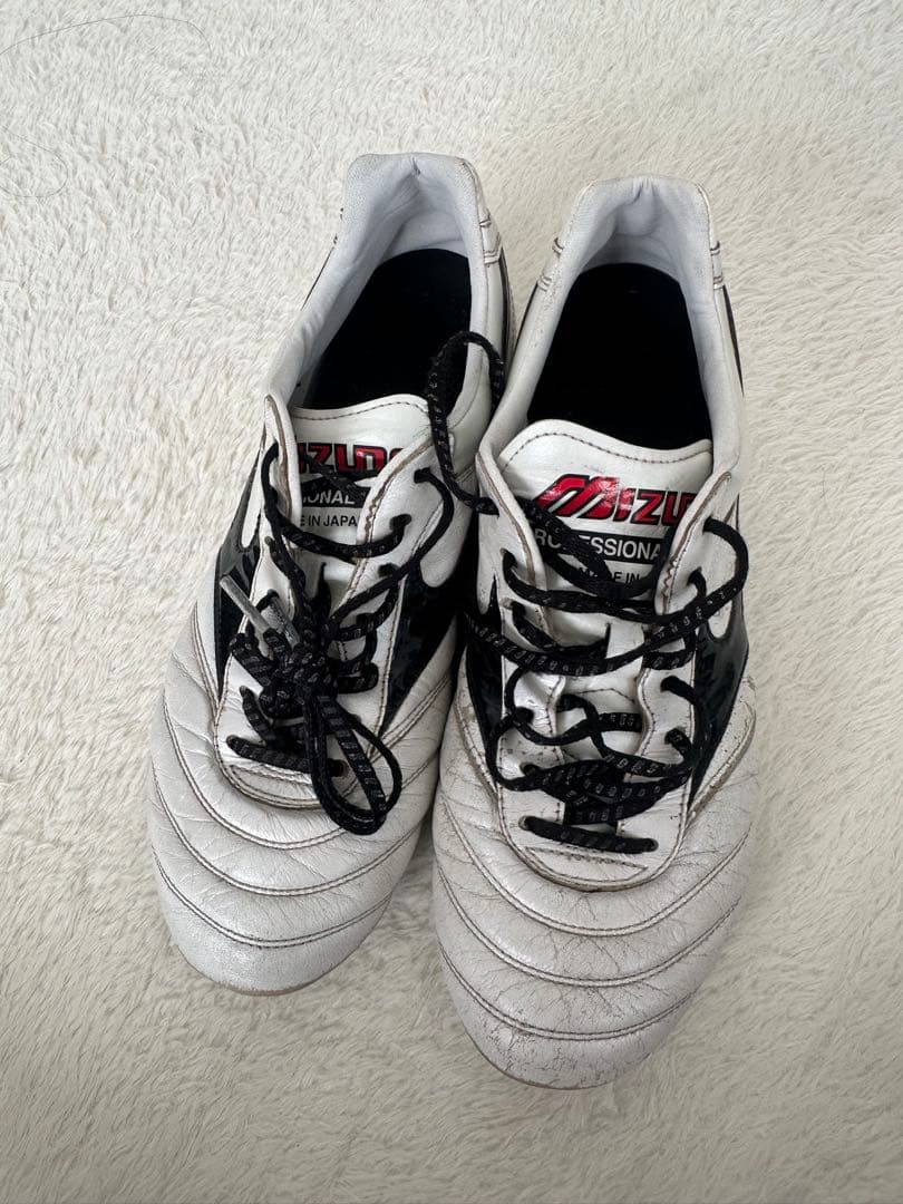 Mizuno Morelia スパイク ホワイト/ブラック/レッド24.5センチ