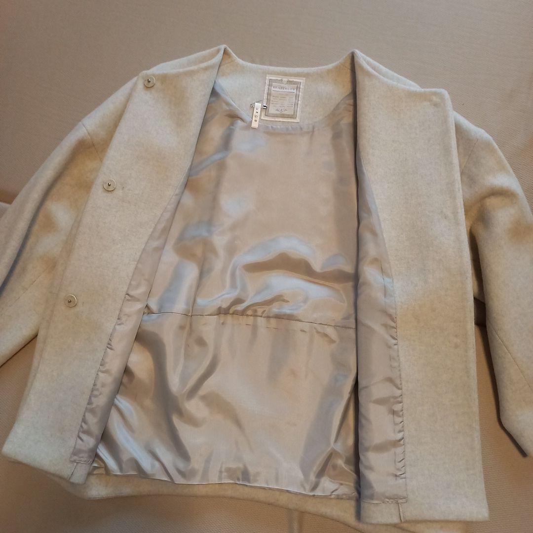 ビアズリー　極美品　うしろぷっくりウールショートコート　ライトグレー