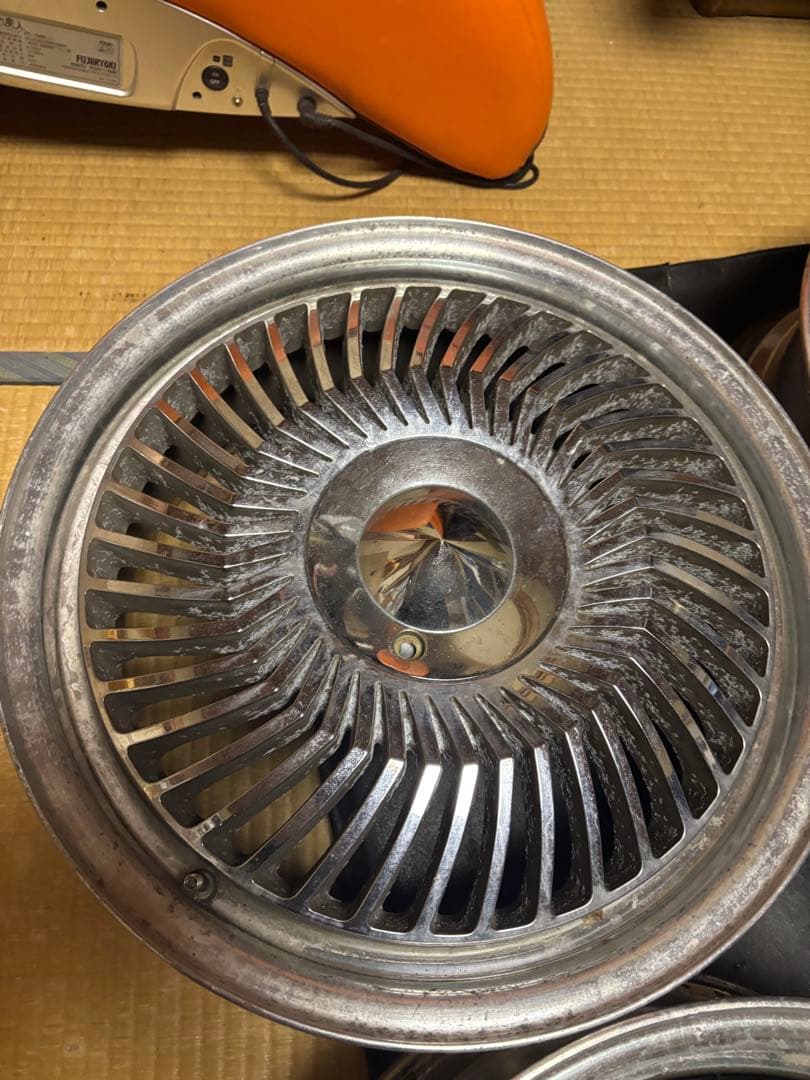 カービング17インチ 4本 クラウン ネオクラシック ！