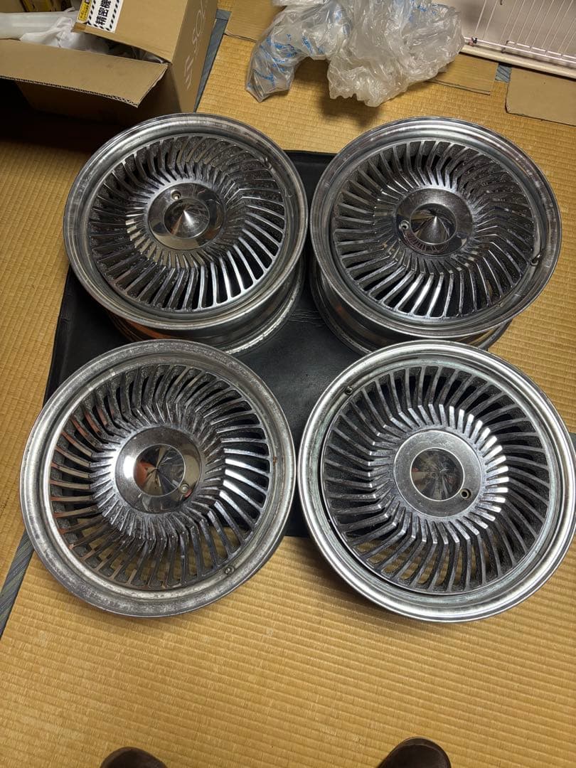 カービング17インチ 4本 クラウン ネオクラシック ！