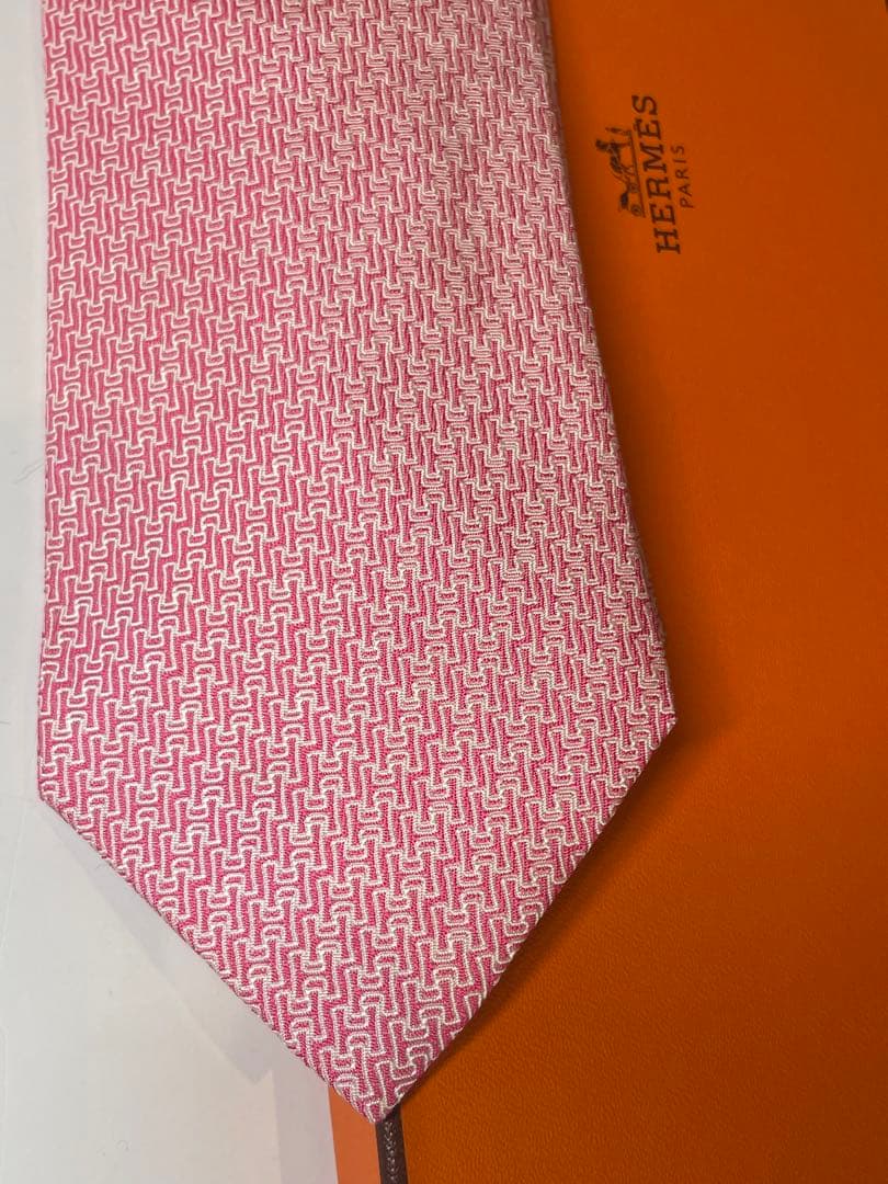 【極美品】HERMES ピンク H総柄　ネクタイ