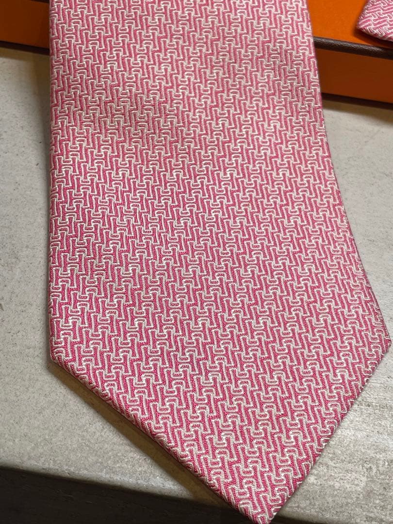 【極美品】HERMES ピンク H総柄　ネクタイ