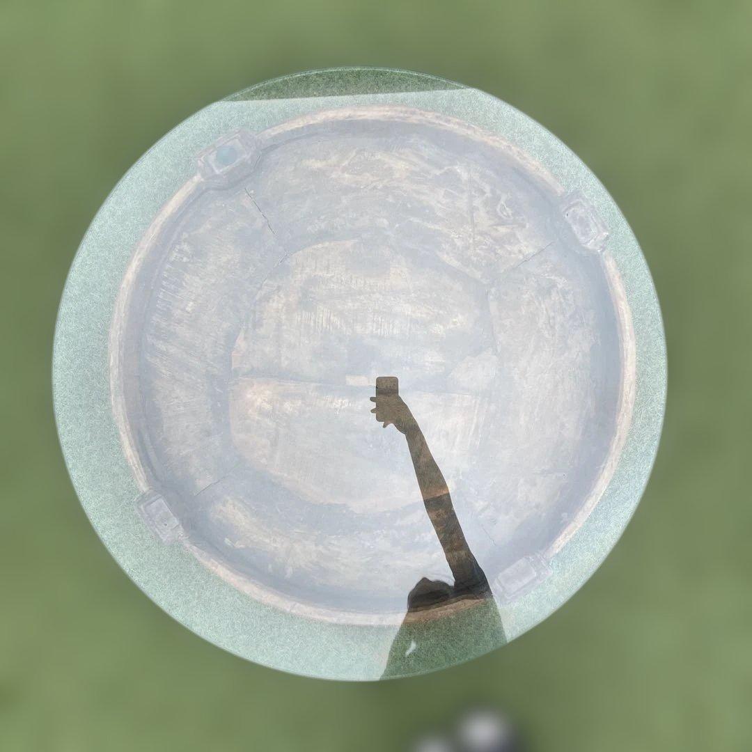 彫刻木製円形テーブル ガラス天板付き　アフリカ手彫りローテーブル　アンティーク