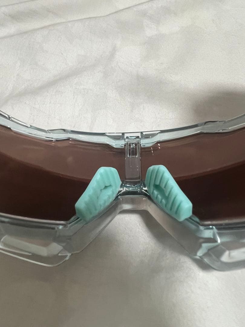 100%サングラス　クリアミント