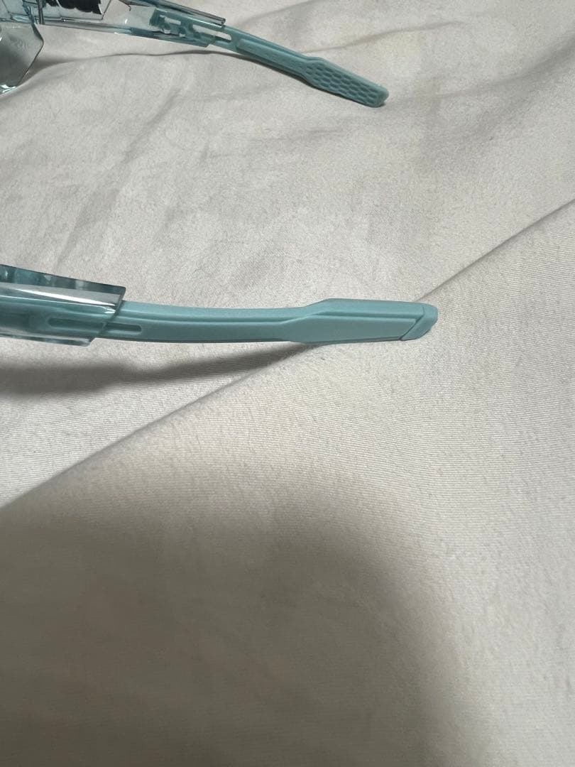 100%サングラス　クリアミント