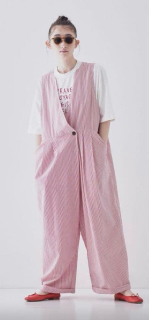 ネストローブ❣️It's me サッカーストライプサロペット