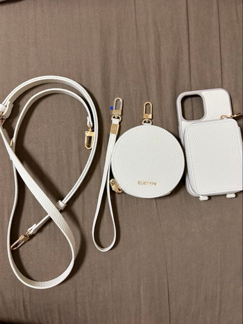 CUSTY ベージュ iPhoneケース ストラップ付き