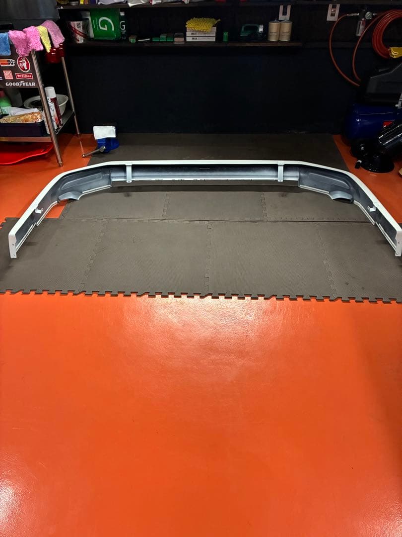 ハイエース　モデリスタフロントスポイラー　ワイド用　新車外し　引き取り限定