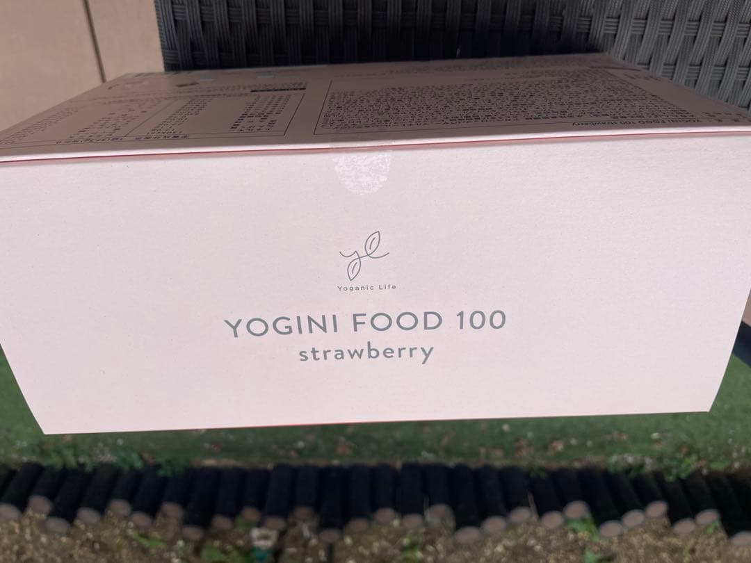 LAVA ヨギニーフード100 ストロベリー1箱