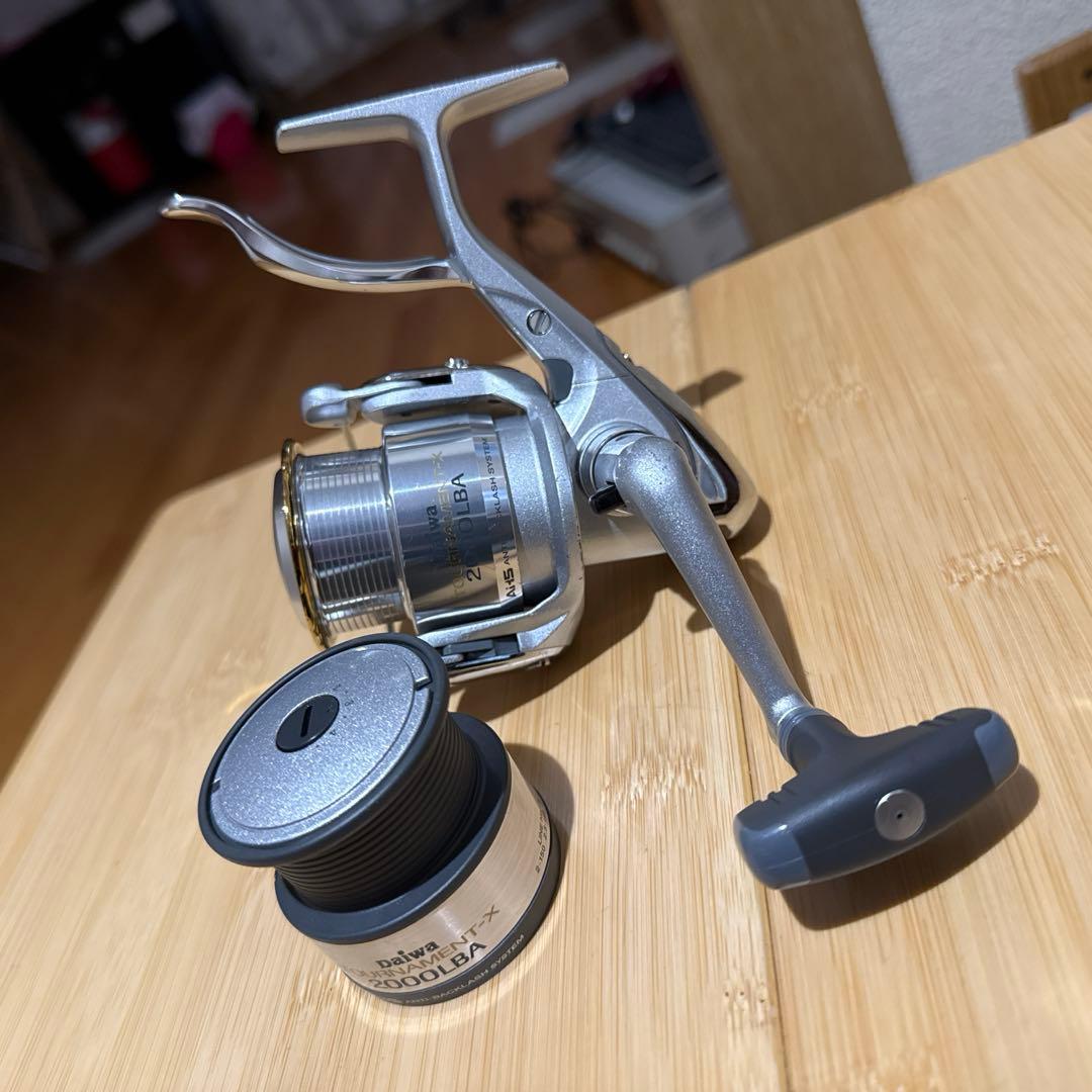 リール Daiwa TOURNAMENT-X 2000LBA