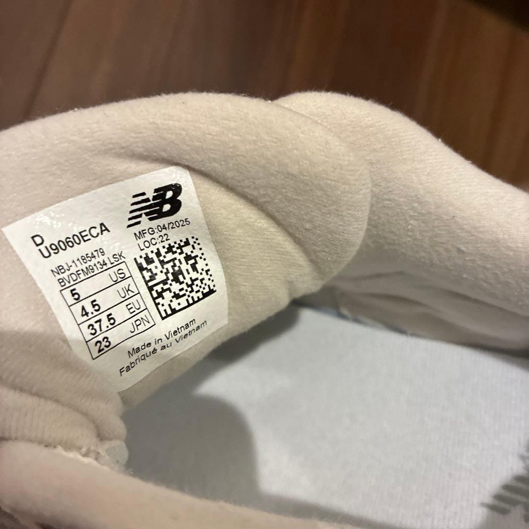 【新品】ニューバランス　9060 23cm スニーカー