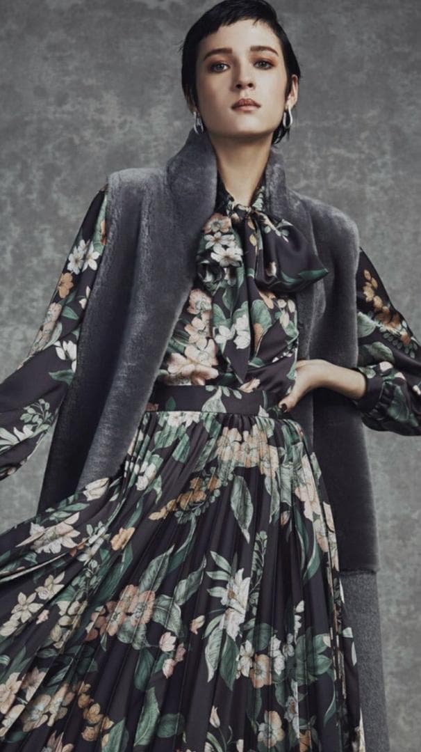 SALE❤️超美品 Sov. ソブ リアルムートンファー＆ロングジレ　sz36