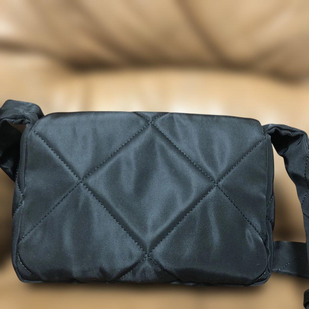 即決専用！トリーバーチ　ブラック ナイロン　ショルダーバッグ