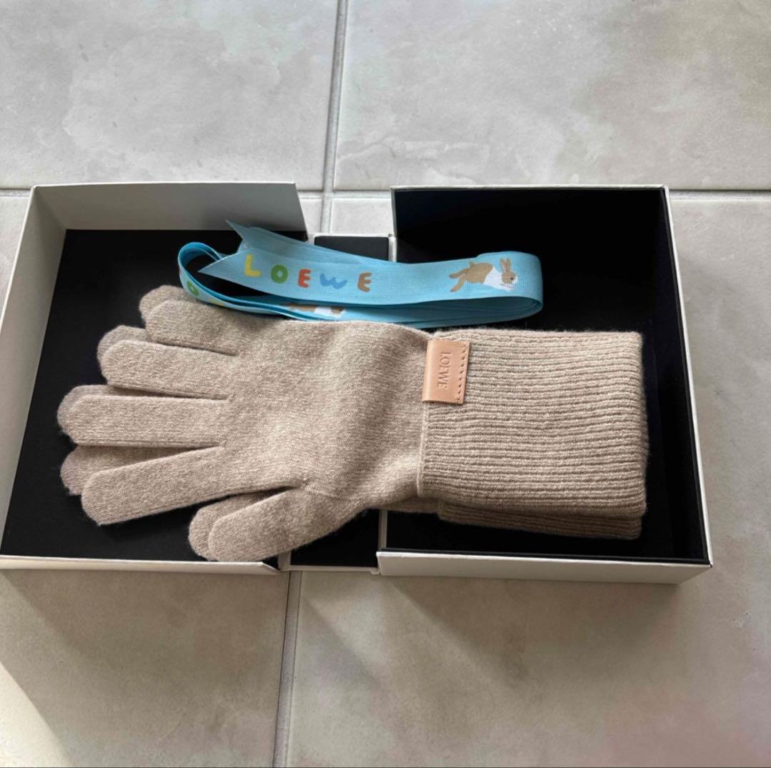 LOEWE ベージュ カシミヤ手袋 箱あり