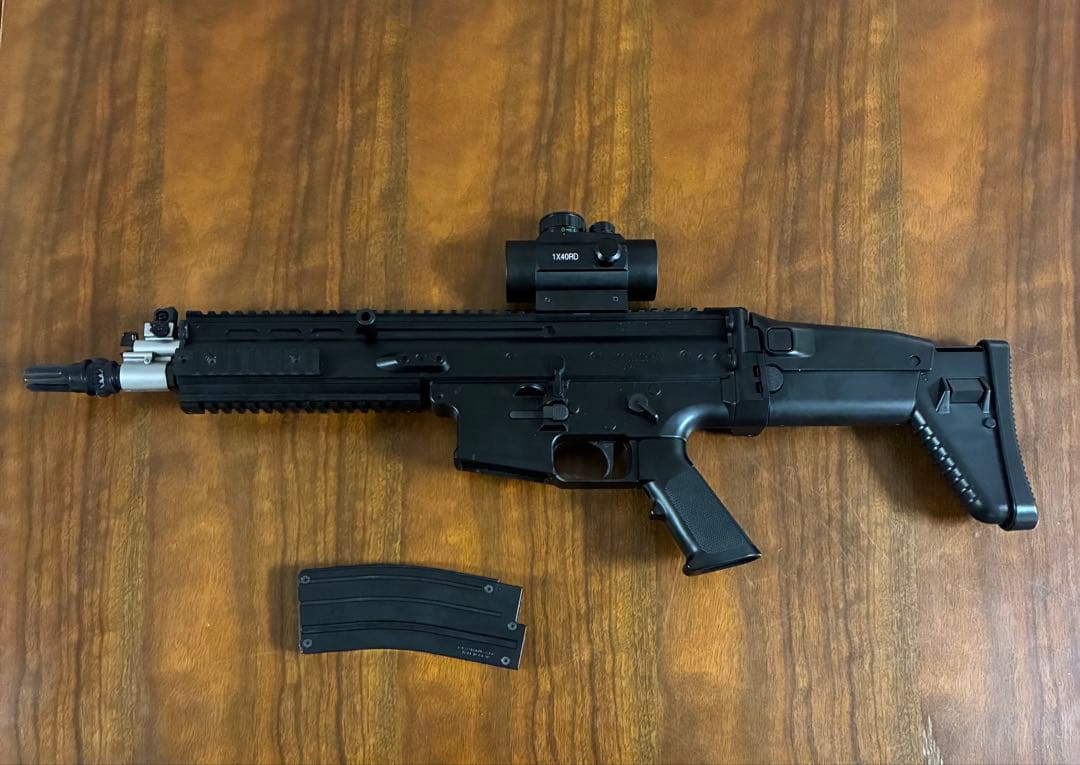 美品東京マルイ カスタム品　SCAR L 電動ガン　金属ピニオン　ドットサイト