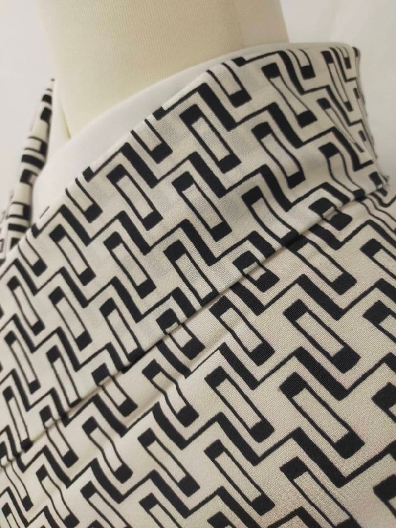 お見分け済　新品未使用　正絹袷　幾何学　おしゃれ小紋単品