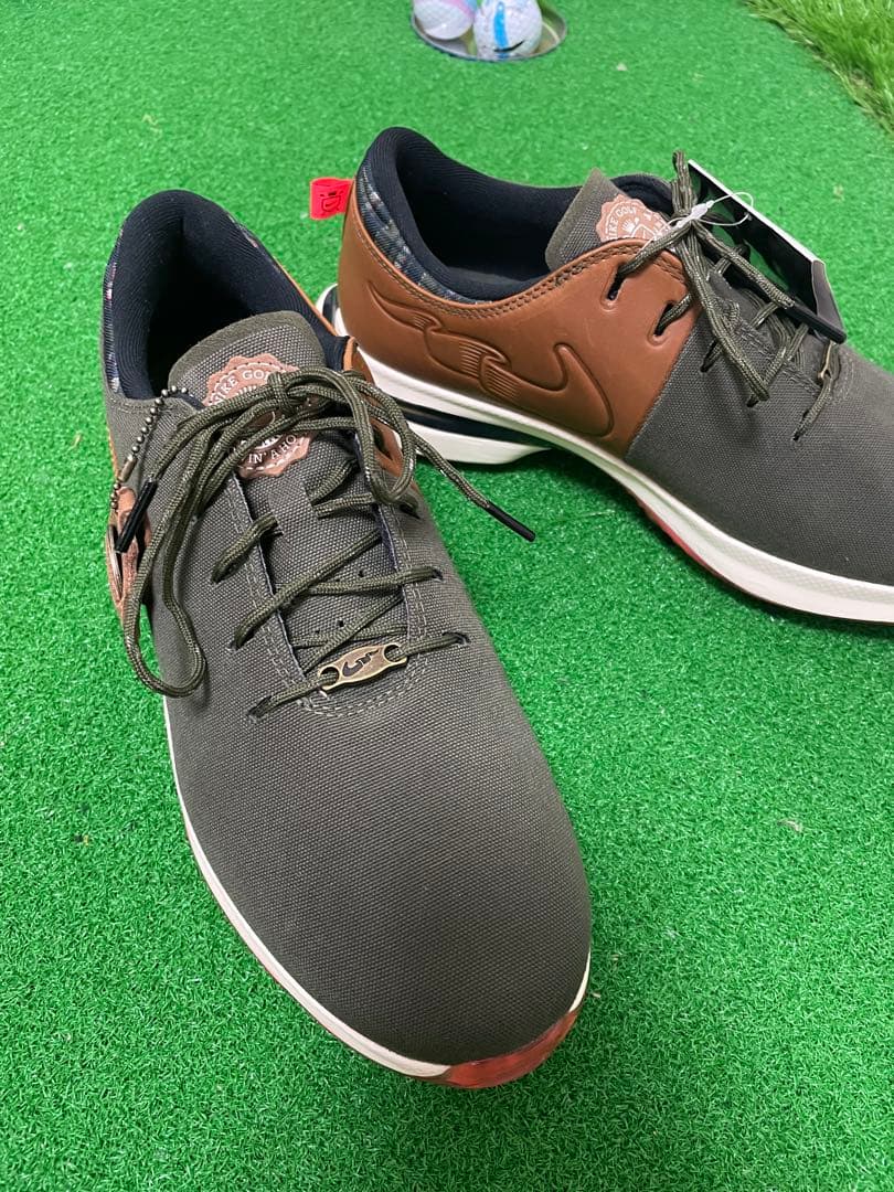 新品　NIKE Air Zoom Victory Tour 3