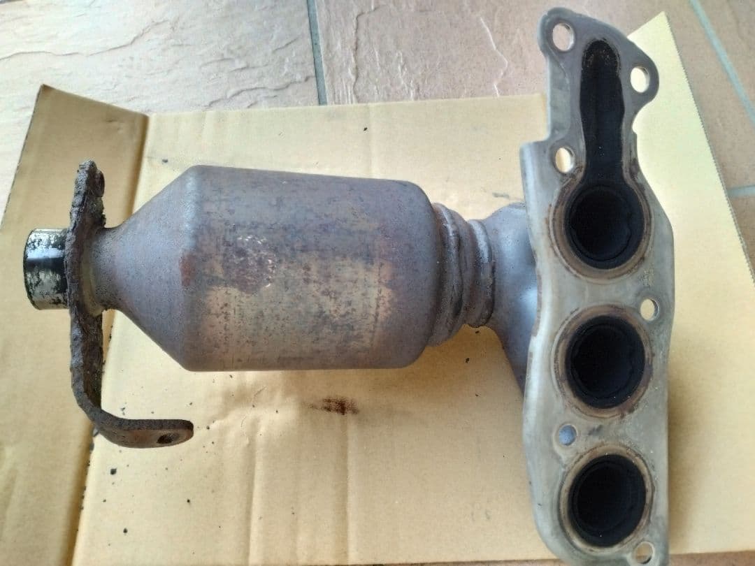 LA100S　ムーヴ　触媒