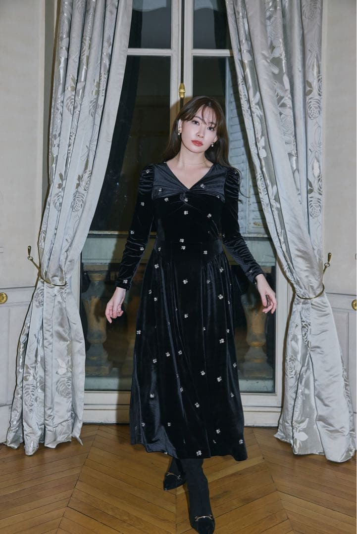 ワンピース Herlipto Belmont Floral Velour Dress M