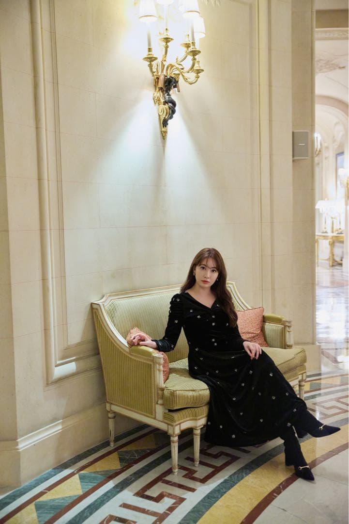 ワンピース Herlipto Belmont Floral Velour Dress M