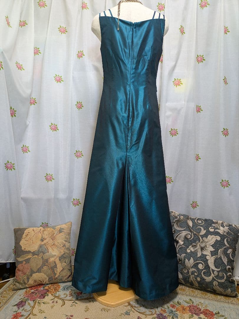 マリコ　コウガ✨青緑色✨フリル３段✨光沢タフタ✨ロングドレス