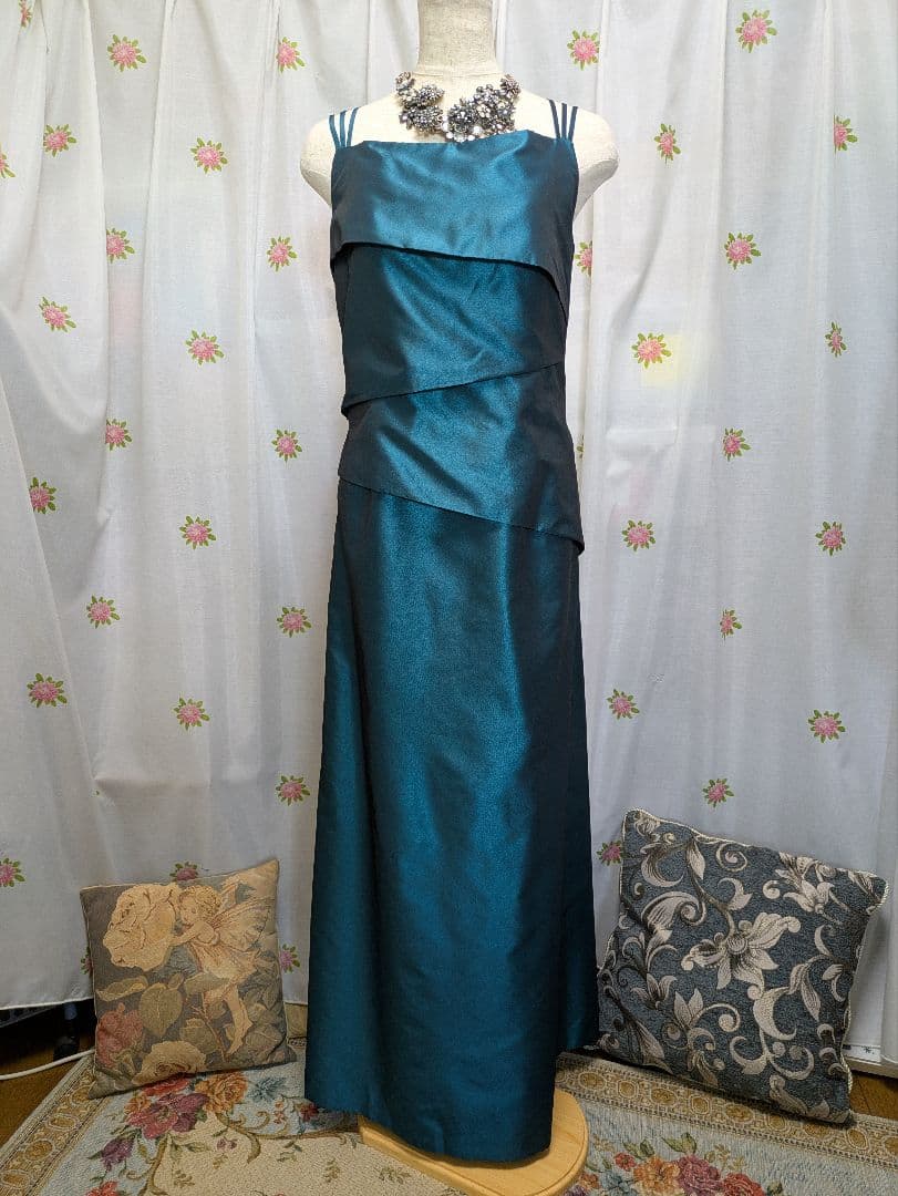 マリコ　コウガ✨青緑色✨フリル３段✨光沢タフタ✨ロングドレス