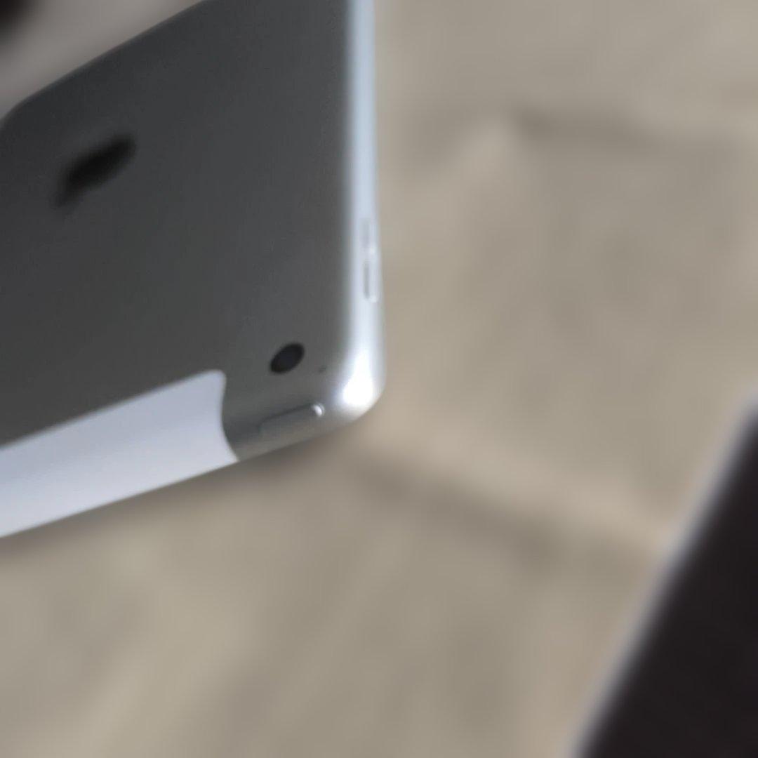 iPad 第9世代 Wi-Fi+Cellular 64GB 90％