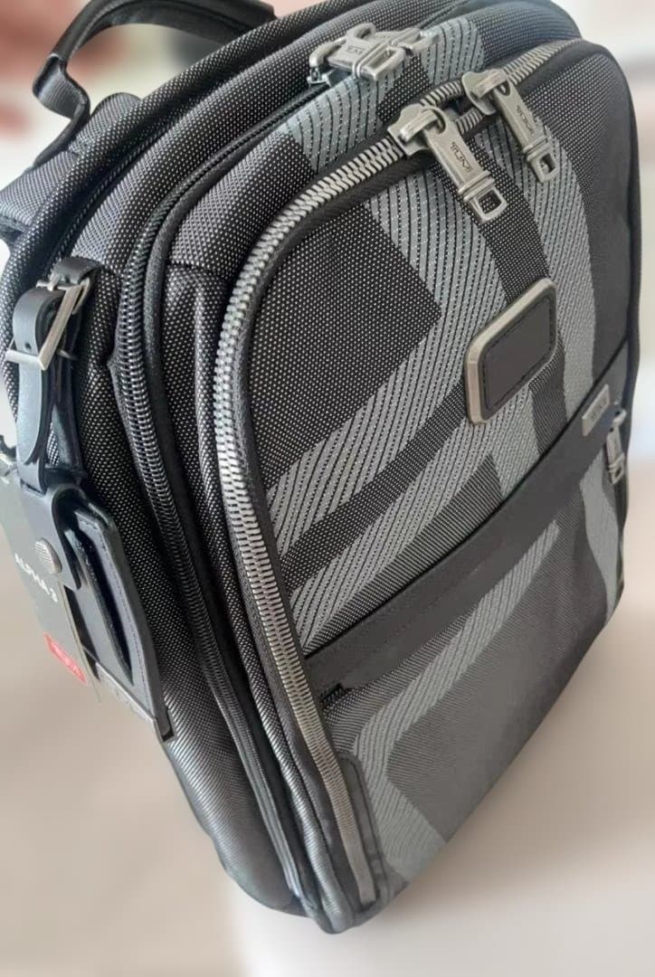 TUMI スリムバックパック 新柄