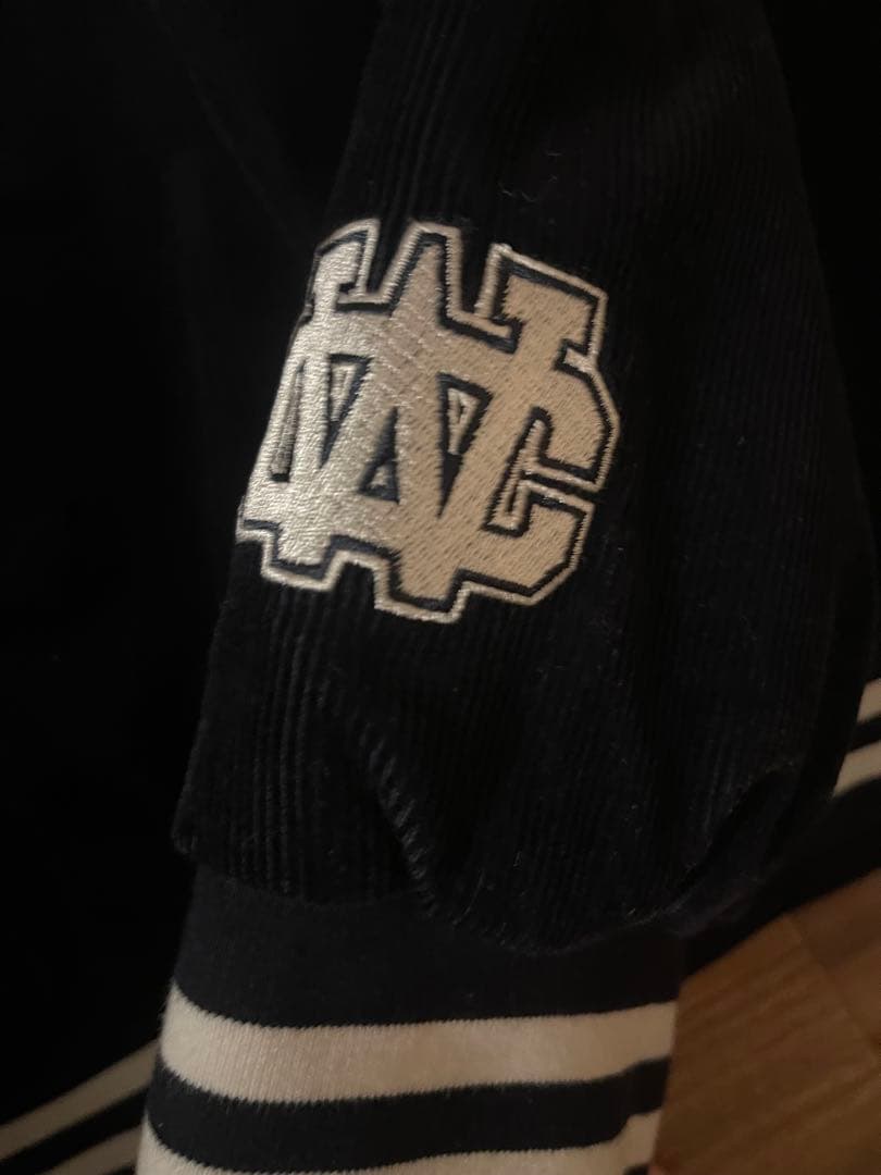 Carhartt ネイビー スタジャン XL