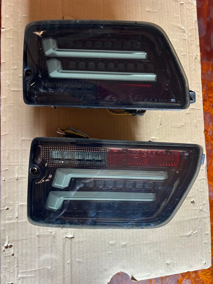 ダイハツ　アトレー　バン　LEDテールランプ　インテック