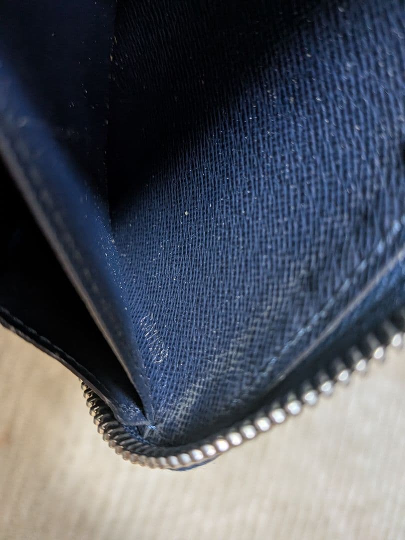 ルイヴィトン 長財布 エピ ジッピーウォレット ラウンドファスナー