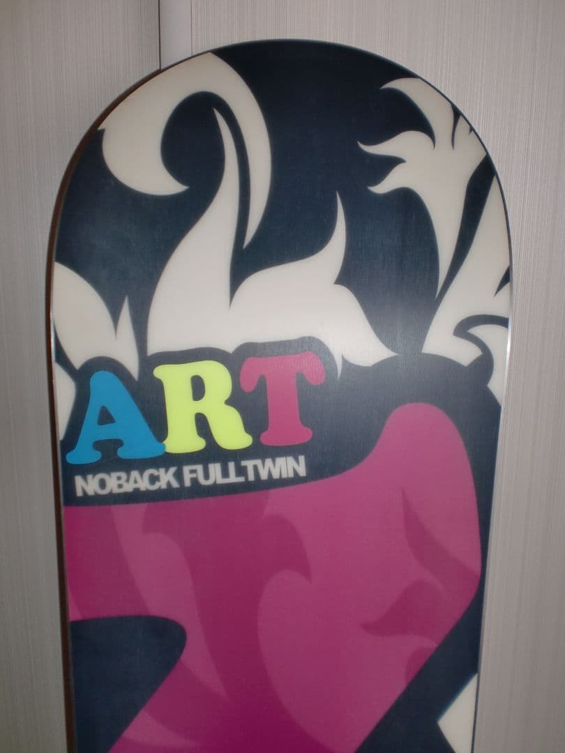 スノーボード　板　ノーベンバー　november　アーティスト　artiste