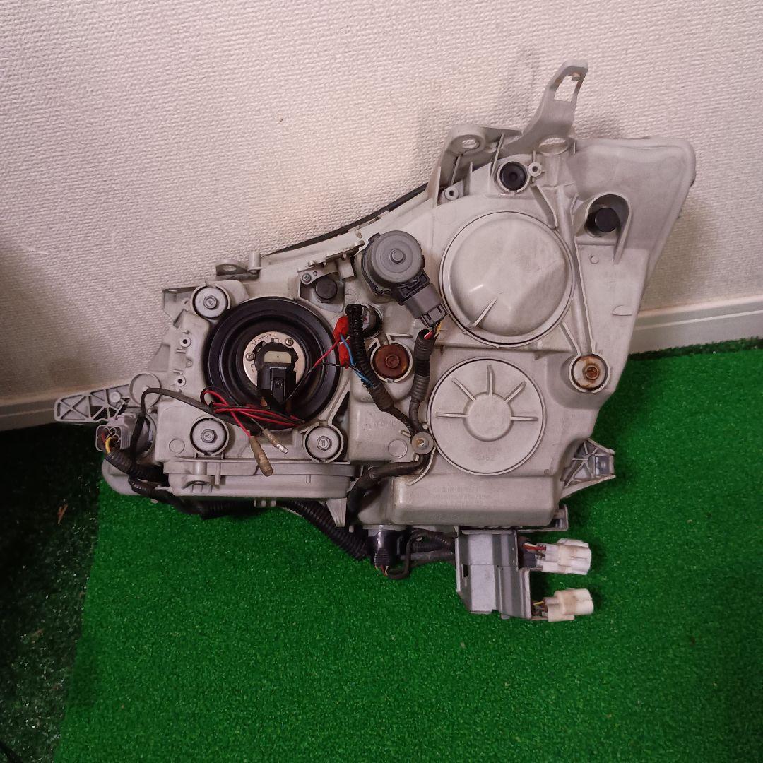 トヨタ クラウン DBA-GRS184 (2006年) 右ヘッドライト Assy