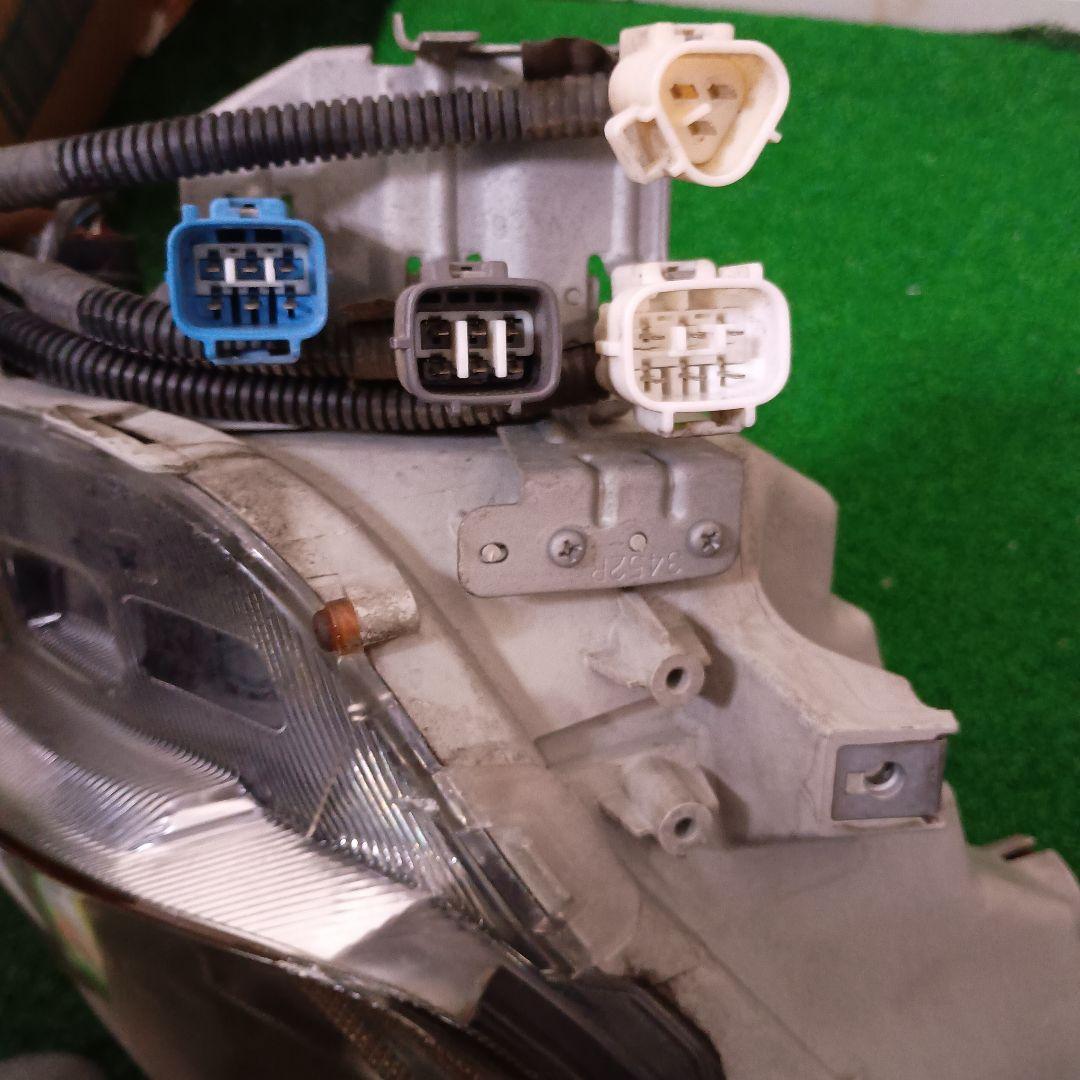 トヨタ クラウン DBA-GRS184 (2006年) 右ヘッドライト Assy