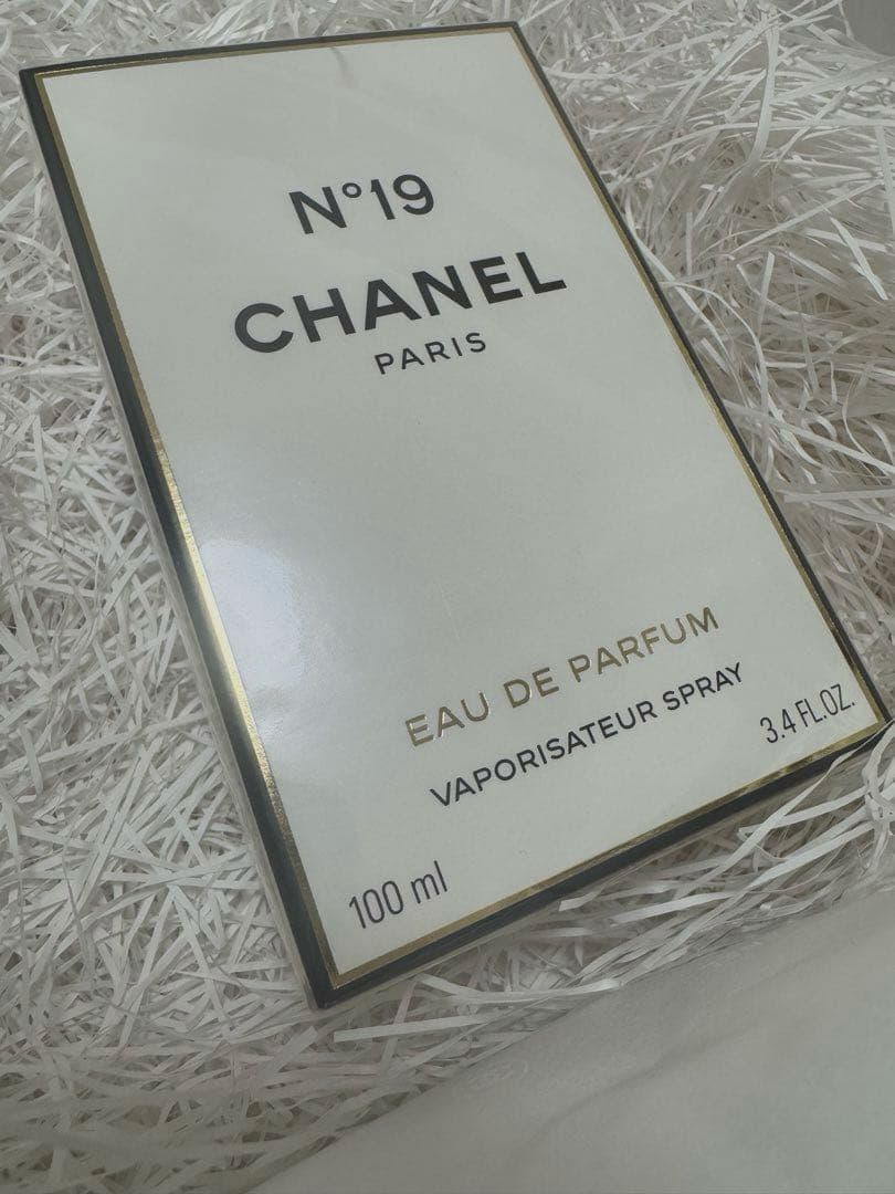 CHANEL N°19 Eau de Parfum 100ml ヴァポリザター