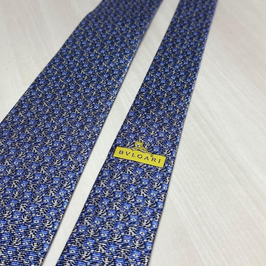極美品☆ブルガリ☆ネクタイ☆箱付☆ブルー☆シルバー☆虎柄☆アニマル柄☆545