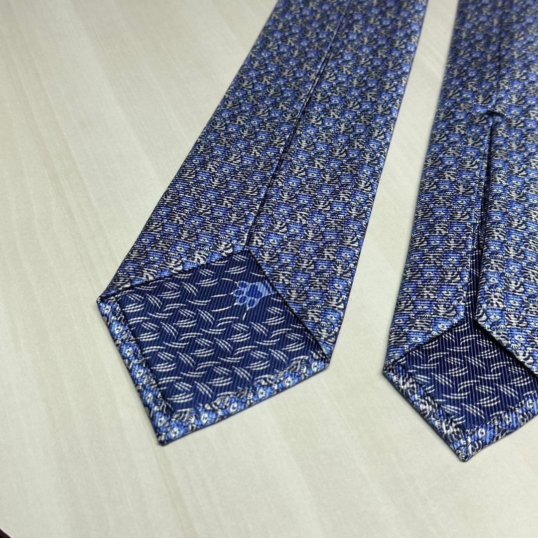 極美品☆ブルガリ☆ネクタイ☆箱付☆ブルー☆シルバー☆虎柄☆アニマル柄☆545