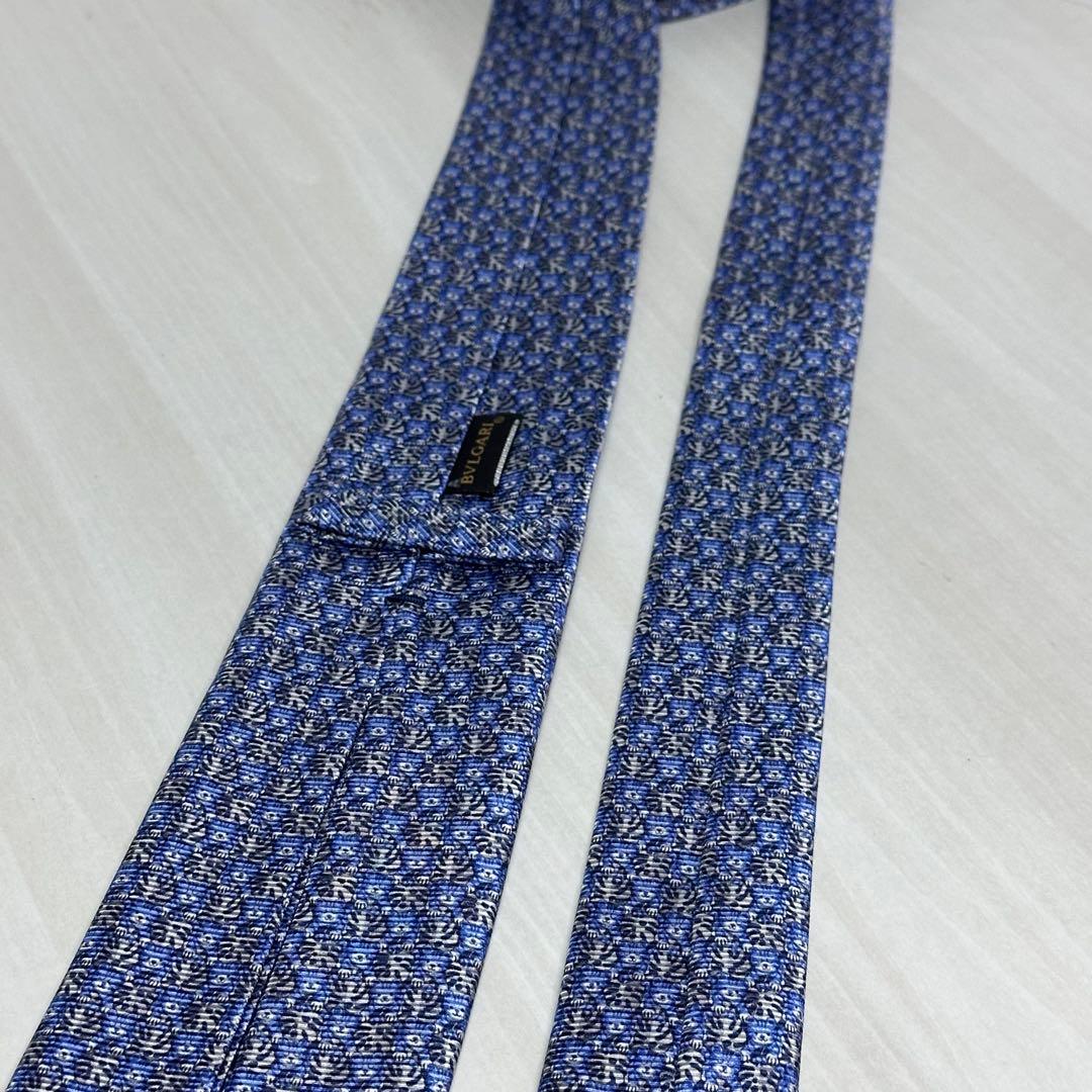 極美品☆ブルガリ☆ネクタイ☆箱付☆ブルー☆シルバー☆虎柄☆アニマル柄☆545