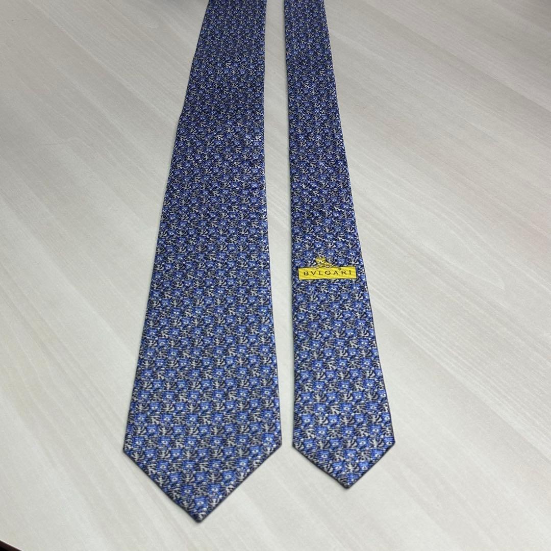 極美品☆ブルガリ☆ネクタイ☆箱付☆ブルー☆シルバー☆虎柄☆アニマル柄☆545