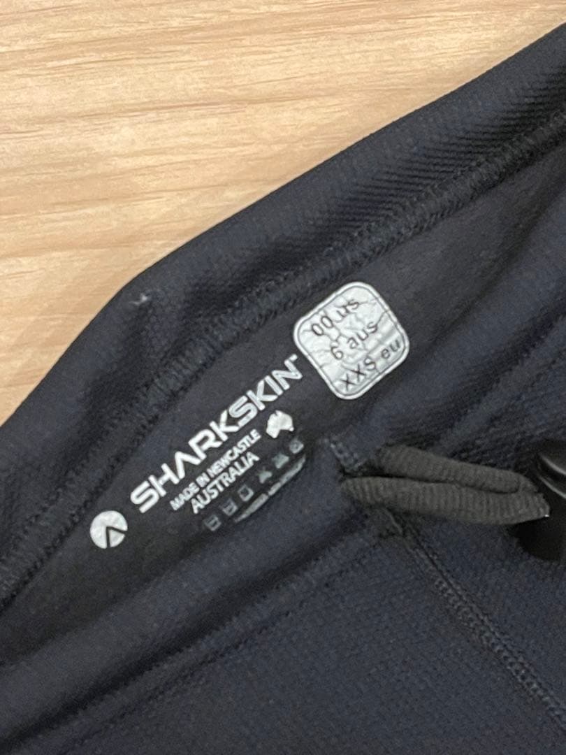 美品)レディース　チタニウムシャークスキン上下　MADE IN オーストラリア