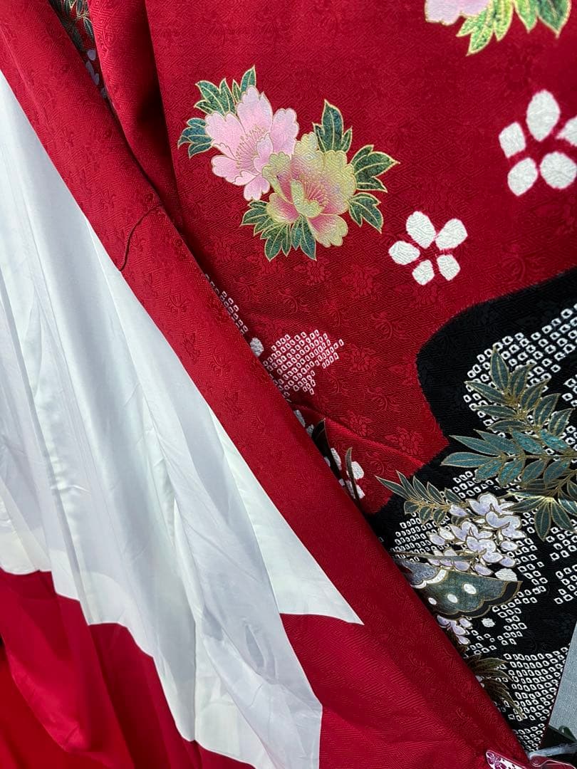 中古★振袖★仕立て上がり　NO.B10 赤色　絞り柄モダン　成人式　結婚式