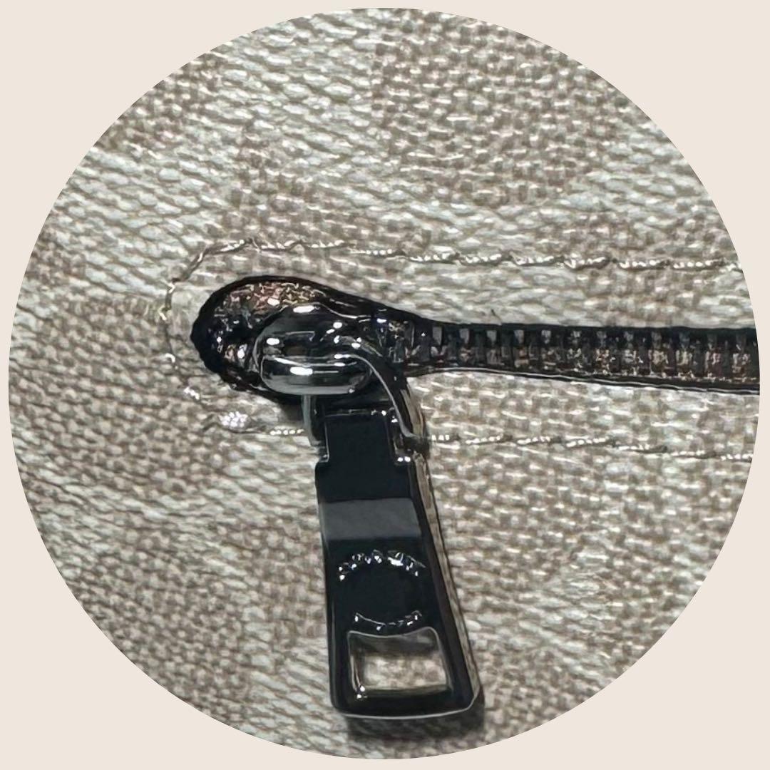 COACH シグネチャー ショルダーバッグ ベージュ 上品 定番 人気モデル