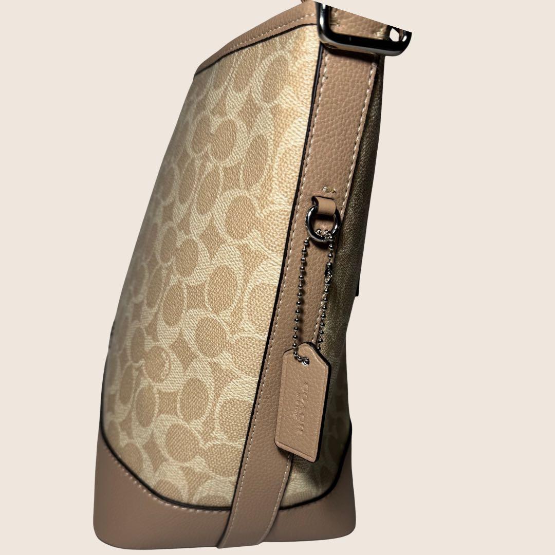 COACH シグネチャー ショルダーバッグ ベージュ 上品 定番 人気モデル