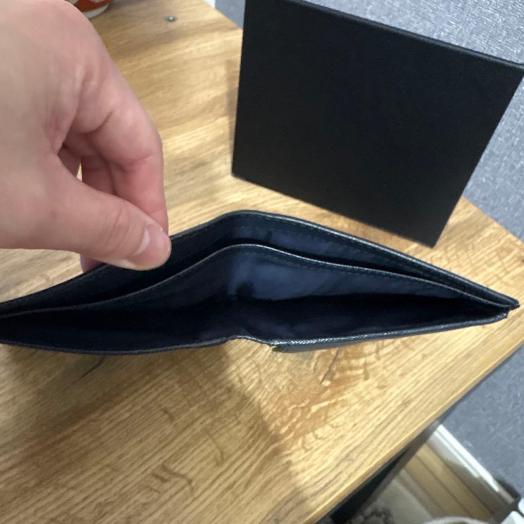 早い者勝ち！！【紙袋・証明書・箱付き】PRADA プラダ折り財布　 ネイビー